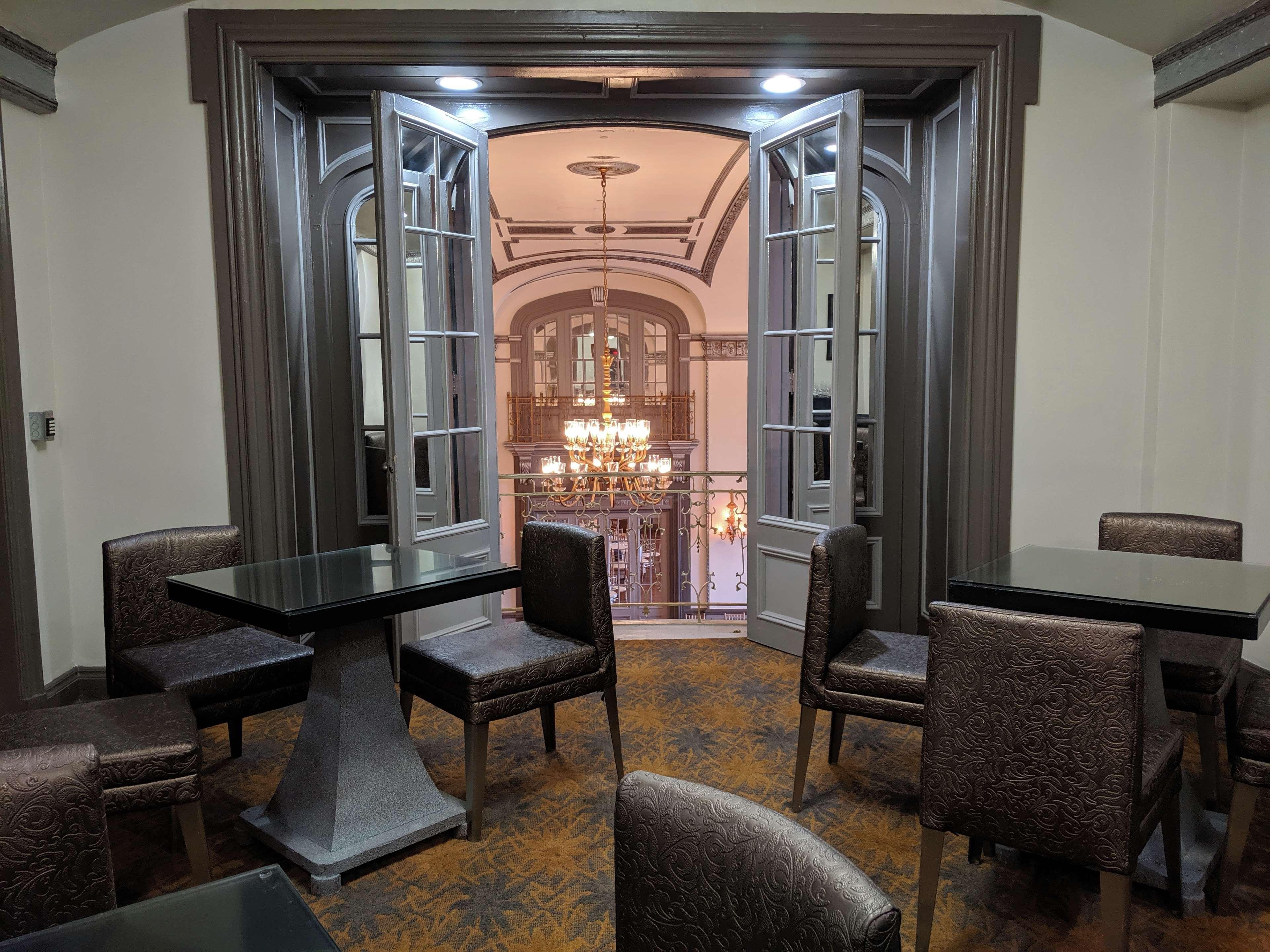 The Tudor Arms Hotel Cleveland - A Doubletree By Hilton Ngoại thất bức ảnh