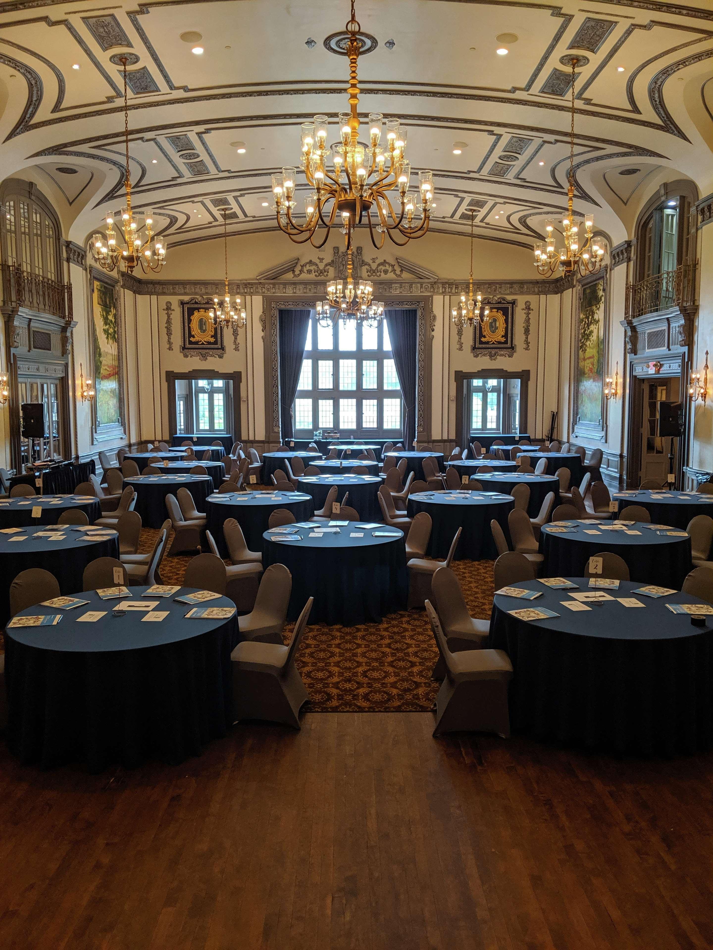 The Tudor Arms Hotel Cleveland - A Doubletree By Hilton Ngoại thất bức ảnh